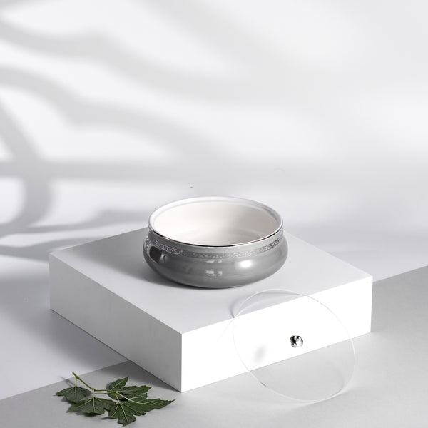 تمرية حجم وسط من نقش- رمادي و فضي