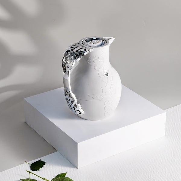 دلة واحدة للشاي او القهوة  من نقش - أبيض و فضي